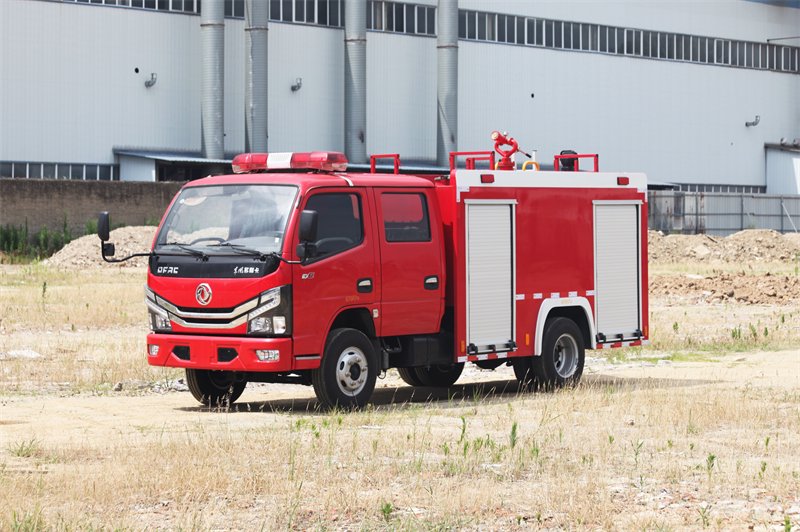 勾臂式垃圾车出车前检查：勾臂、锁紧、液压支腿与滚轮状态判定